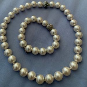 Cookie Lee pearl Necklace and Bracelet